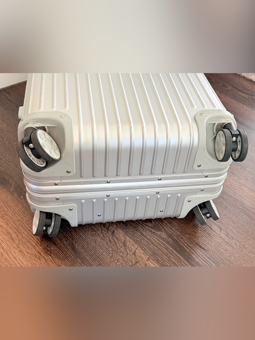 RIMOWA Original Check-In M Silver Aluminum Spinner Suitcase - Picture 10 of 16